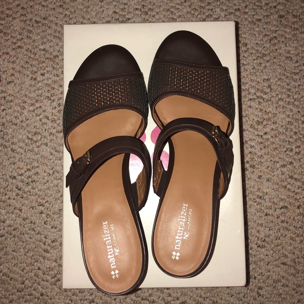Naturalizer heel sandals